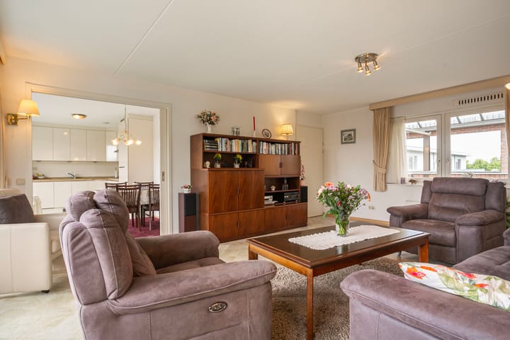 Foto 13 van Burgemeester van Dijkeplein 104