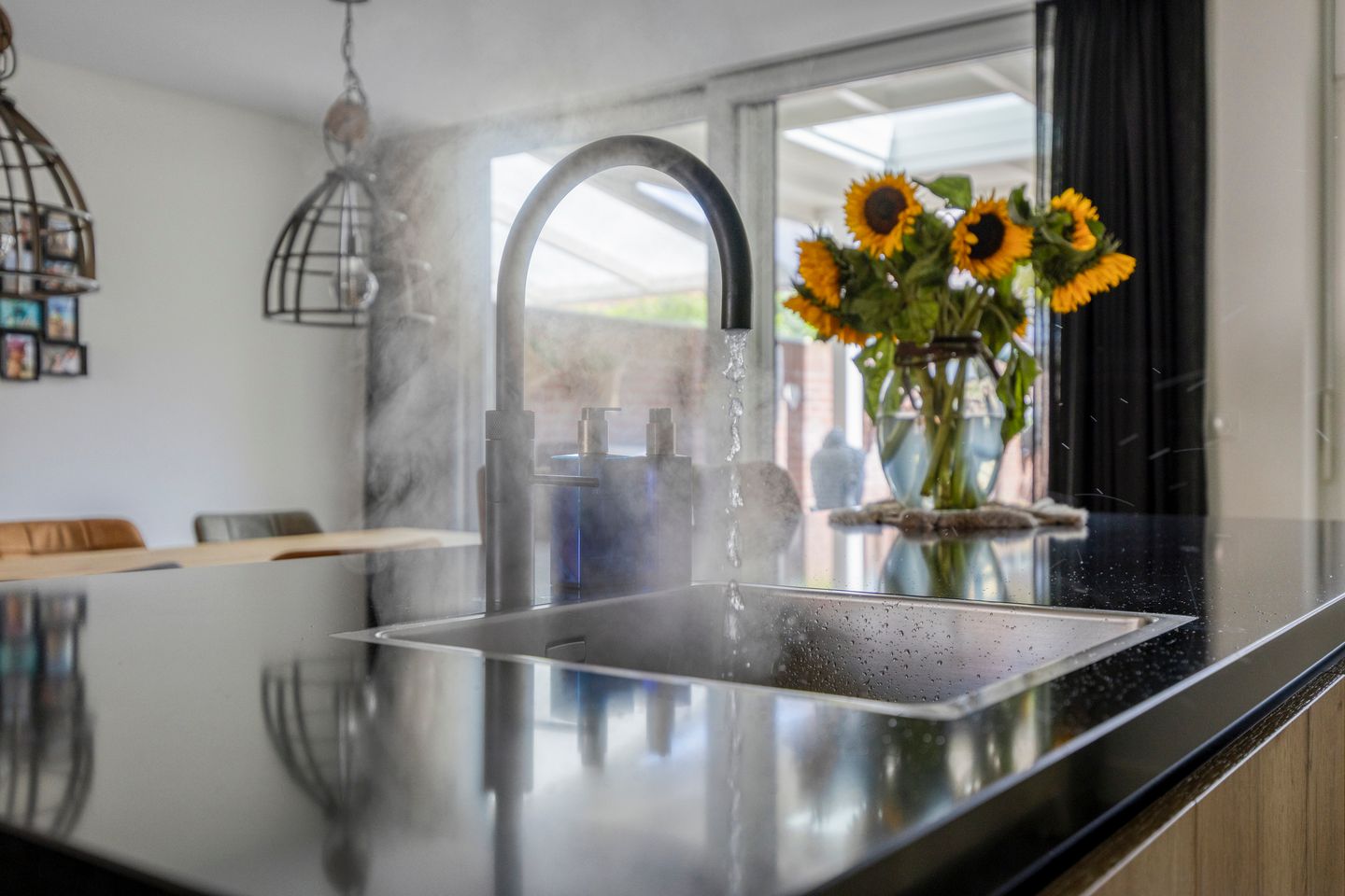 Photo 14 of Karmelietenstraat 44