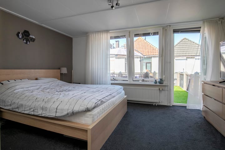 Photo 22 of Klaas Benninkstraat 42