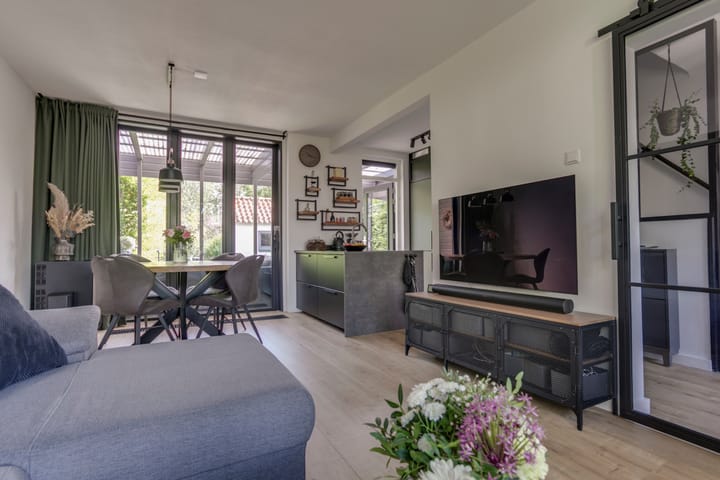 Foto 16 van Bernhardstraat 28