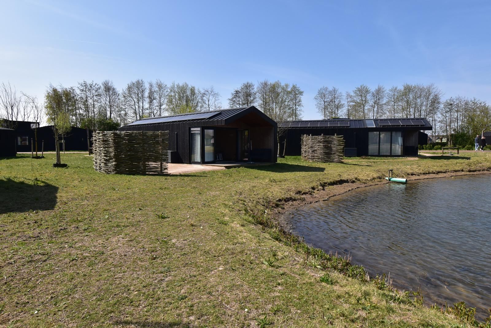 2-bedroom freehold villa in Zwartewaal — photo 1 of 5