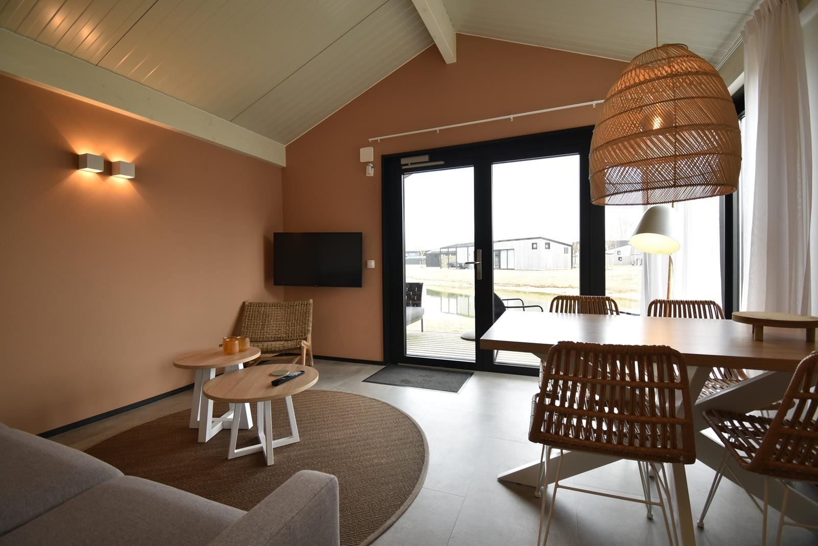2-bedroom freehold villa in Zwartewaal — photo 2 of 5