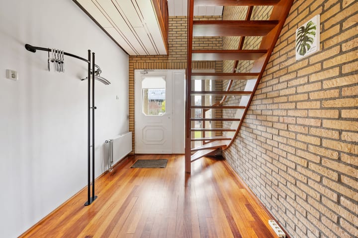 Photo 5 of Barnar 96