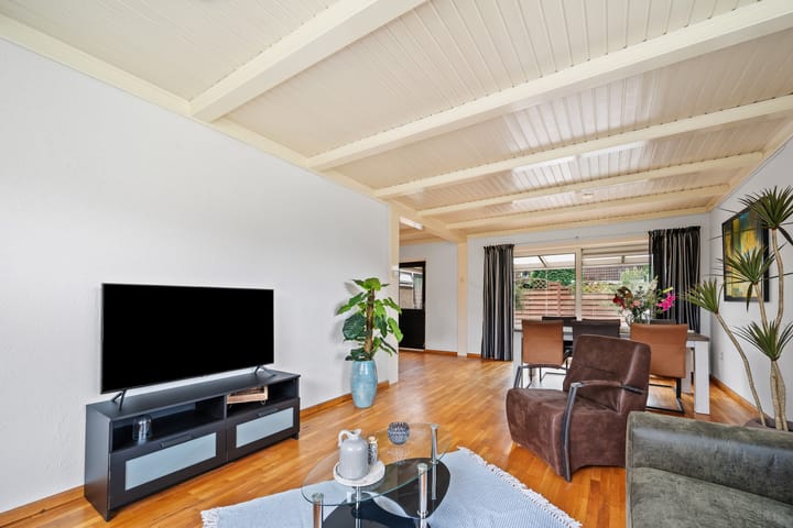 Photo 12 of Barnar 96