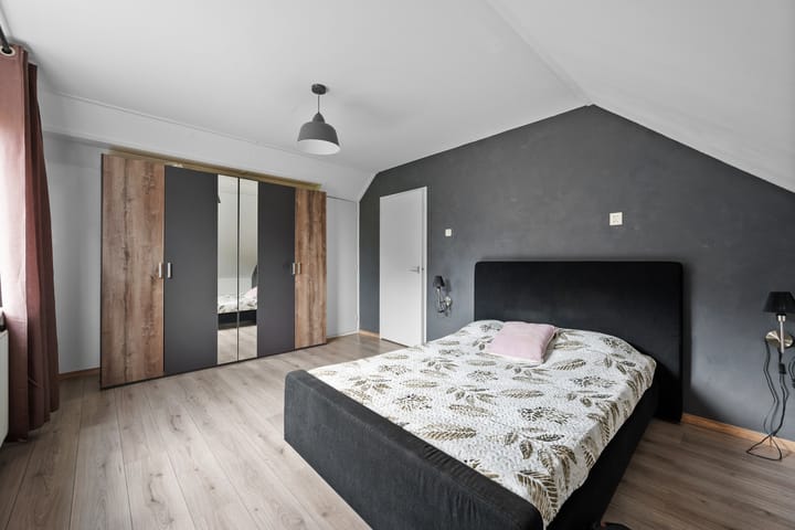 Photo 32 of Barnar 96