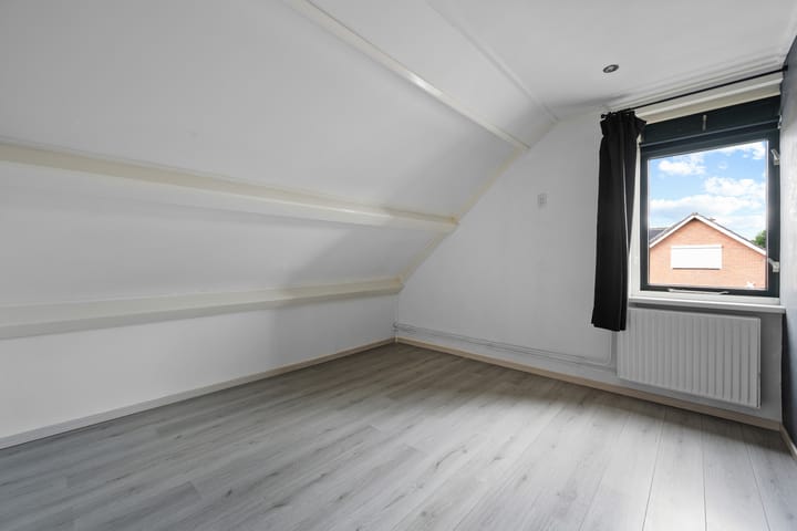 Photo 33 of Barnar 96