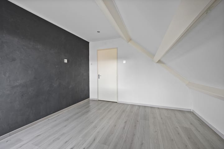 Photo 34 of Barnar 96