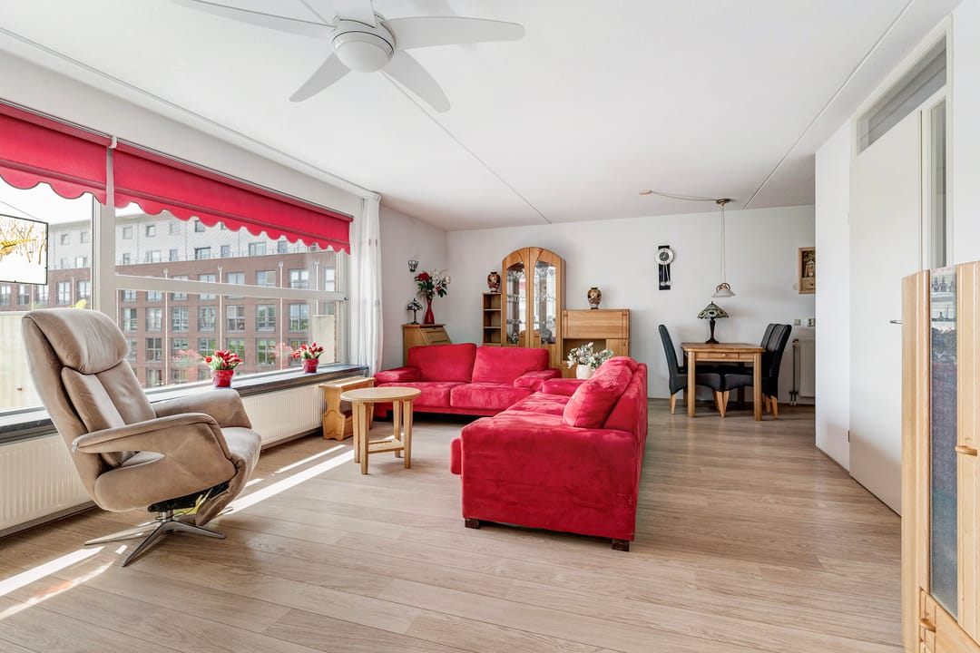 Foto 2 van Middeldijkerplein 102