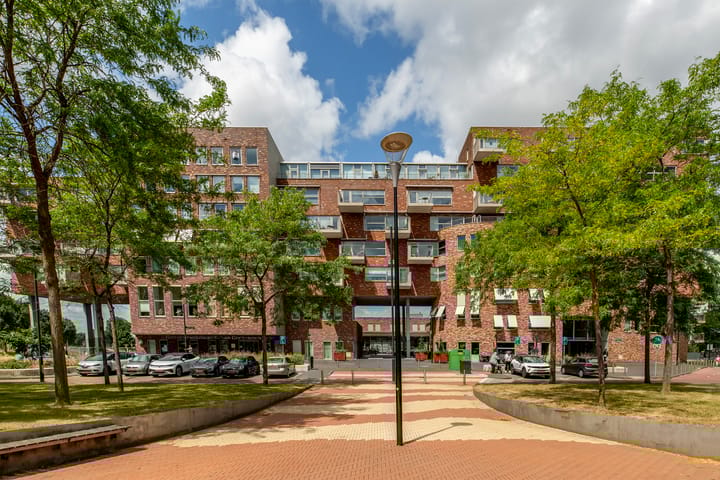 Foto 6 van Middeldijkerplein 102