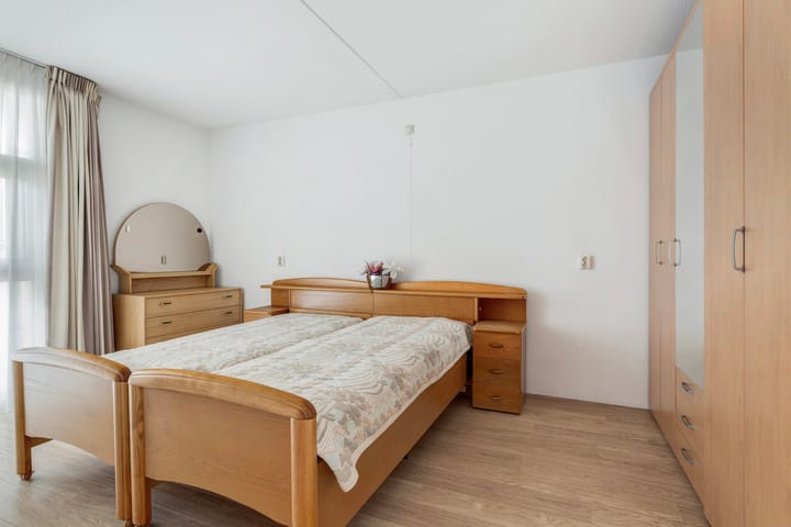 Foto 20 van Middeldijkerplein 102