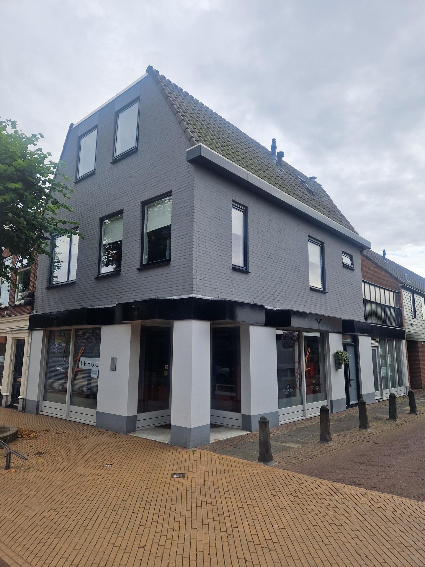 View photo 3 of Langestraat 241
