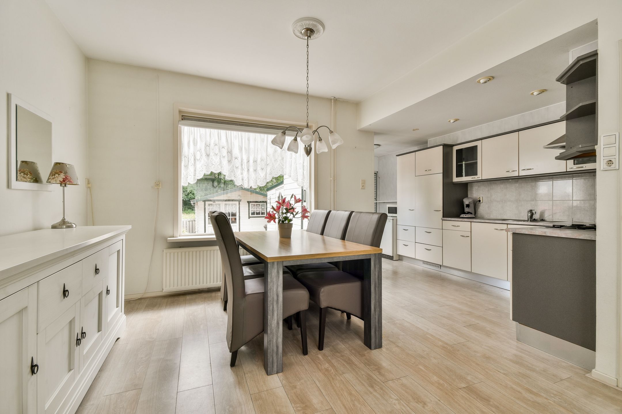 Foto 9 van Onegastraat 55