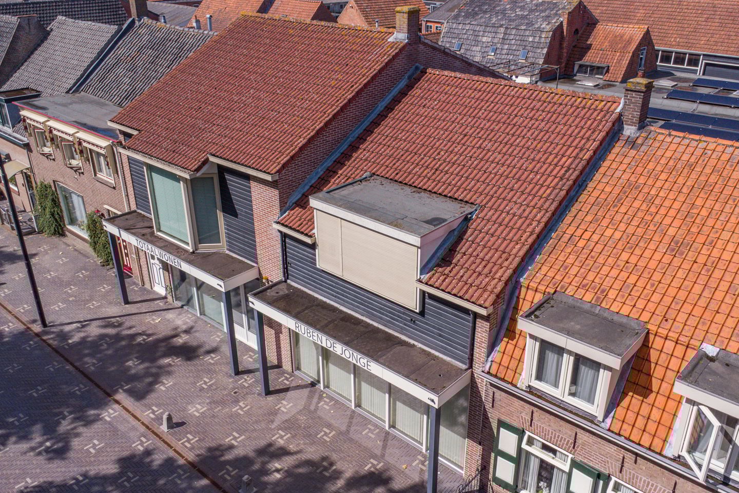 View photo 3 of Heerenstraat 9