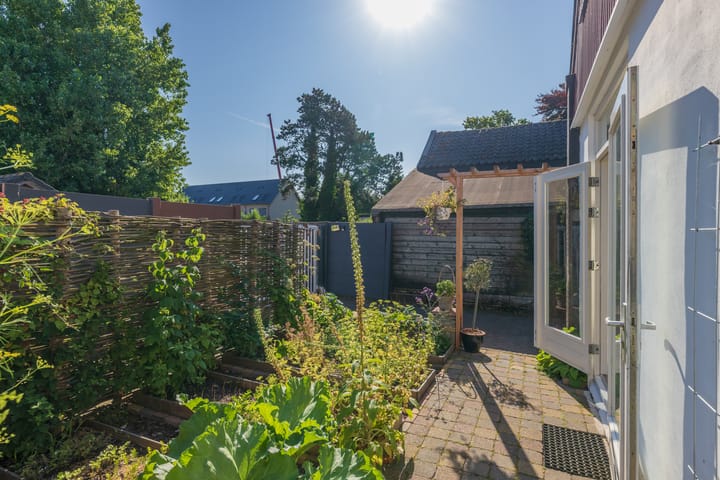 Foto 18 van Stationsweg 248