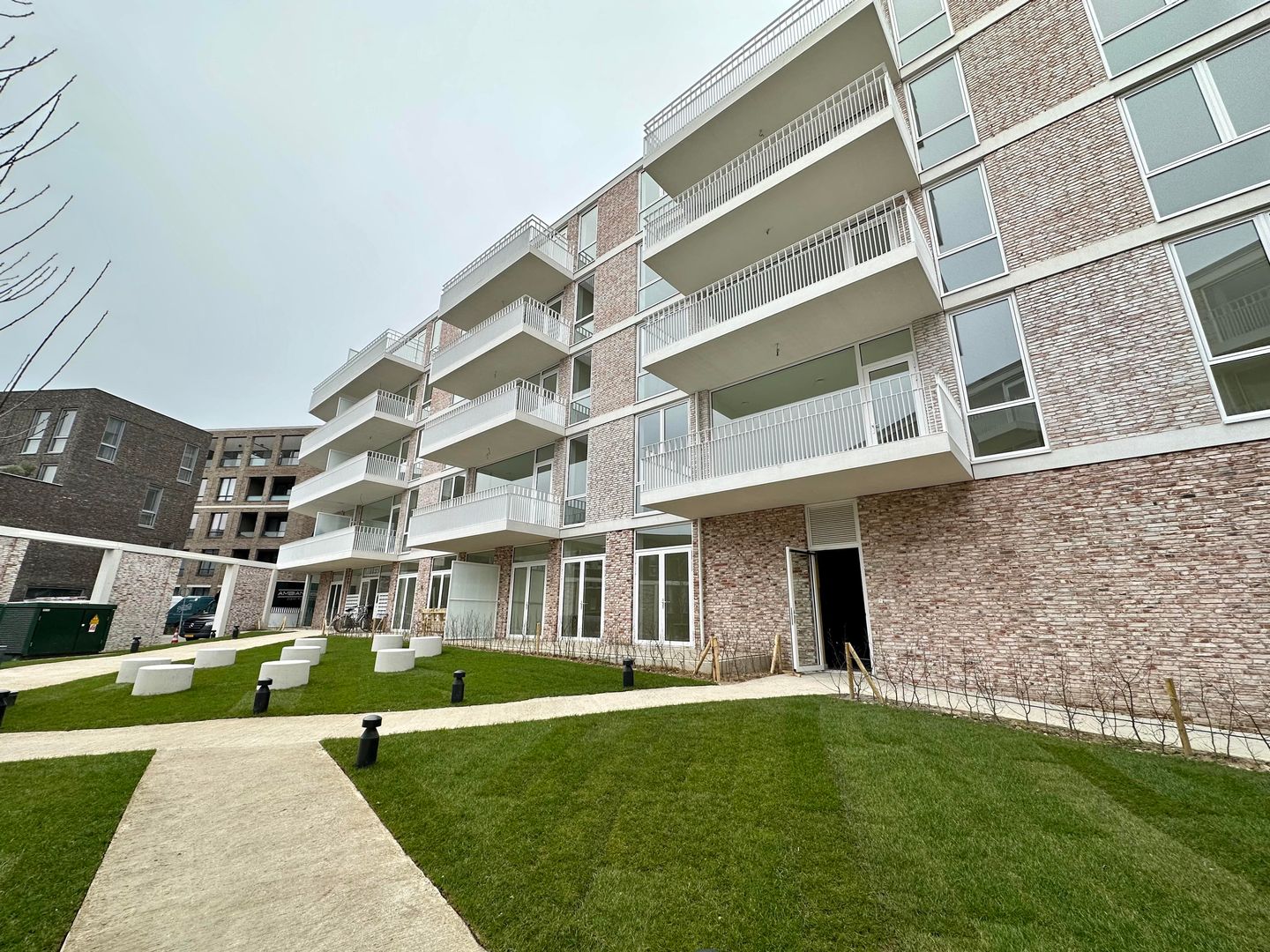 Photo 1 of De Cassij 30-A09