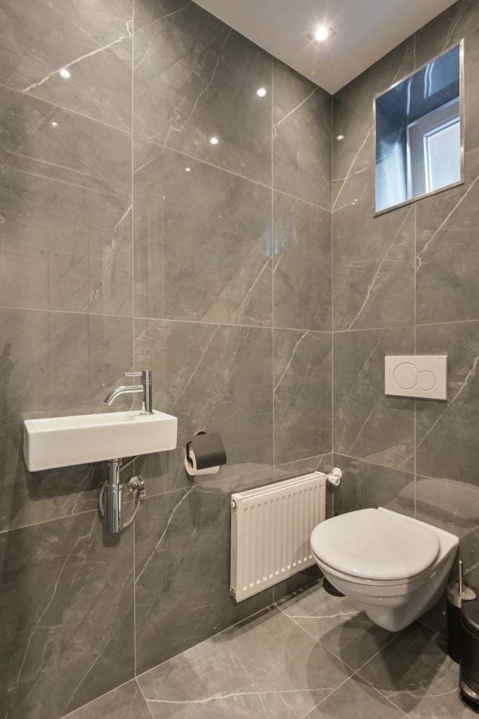 Photo 4 of Adamsstraat 3