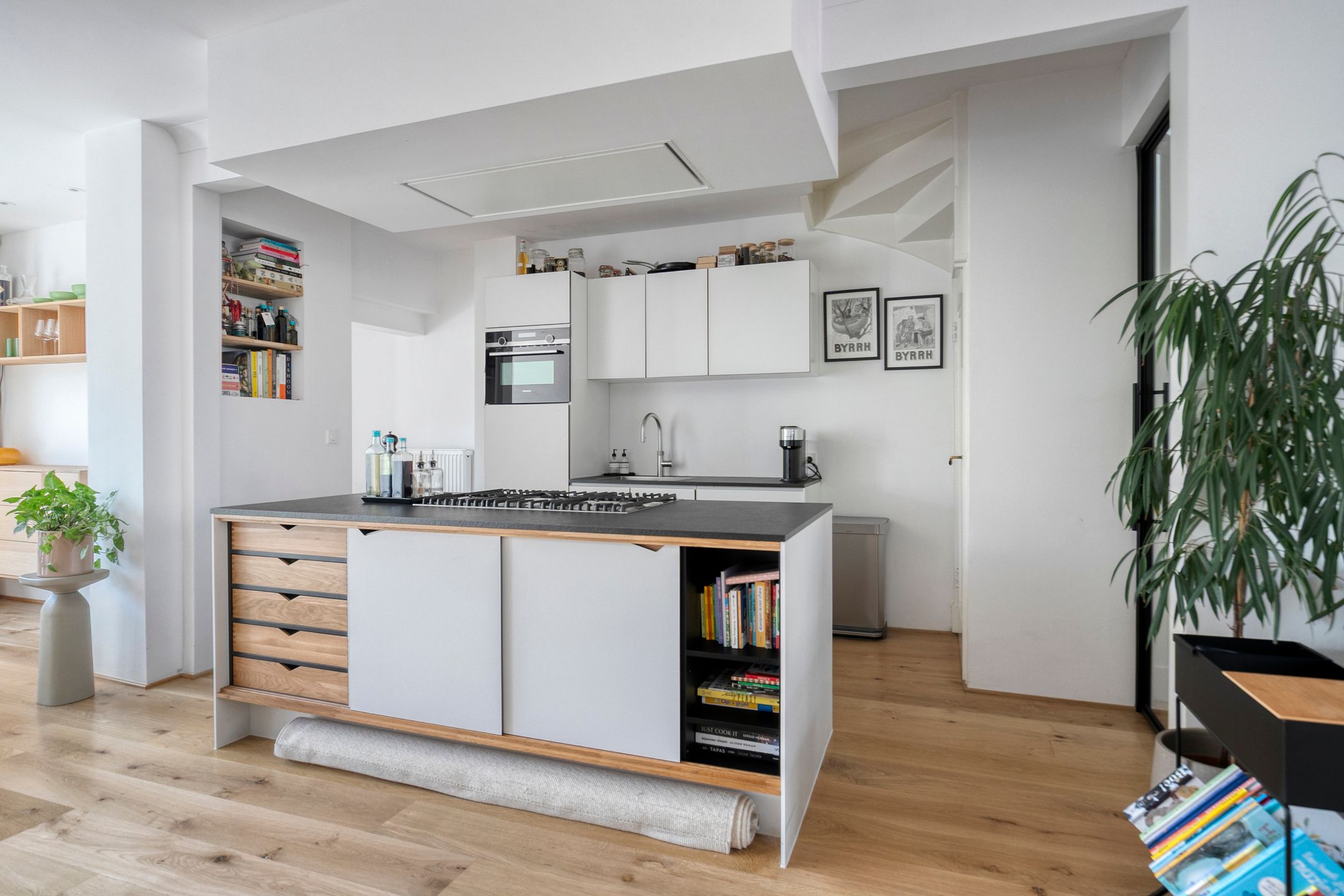 Photo 12 of Vestdijkstraat 19