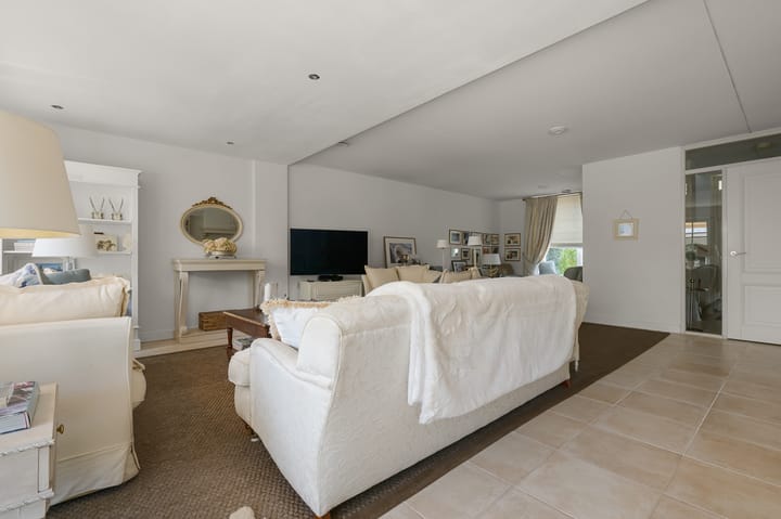 Photo 8 of Paardenakker 25