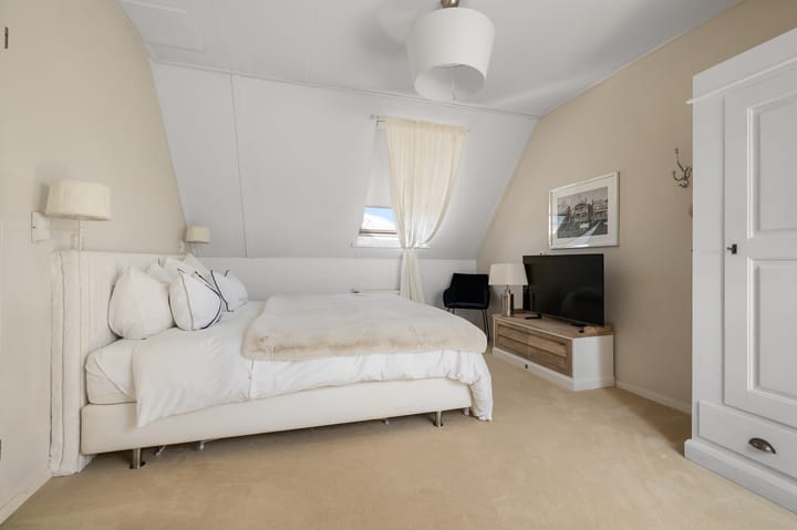 Photo 33 of Paardenakker 25