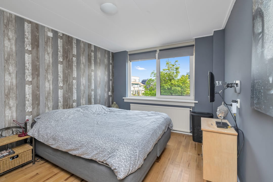 Photo 16 of Julianastraat 65