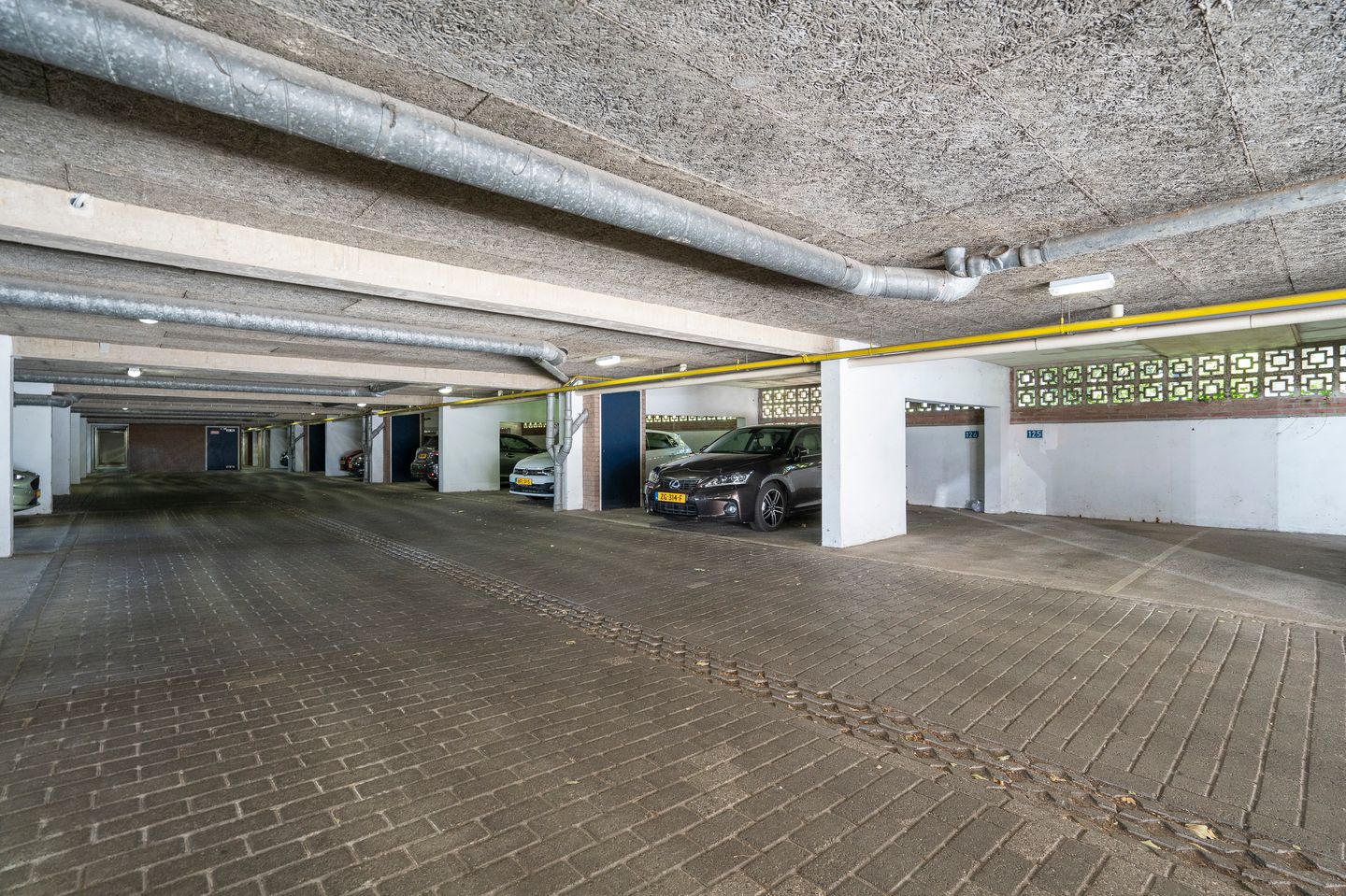 Photo 4 of Doornenburg 125