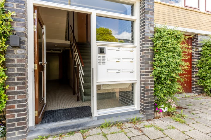 Foto 6 van Van Anrooystraat 147