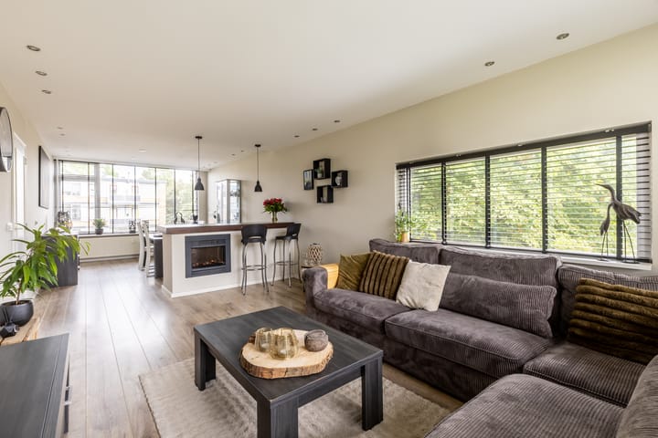 Foto 12 van Van Anrooystraat 147