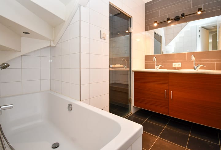 Foto 17 van Riezenweg 1-C