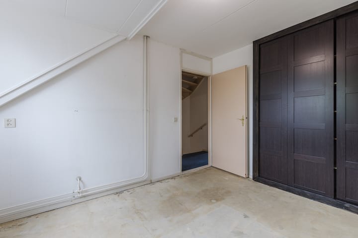 Photo 18 of Schrassertstraat 38