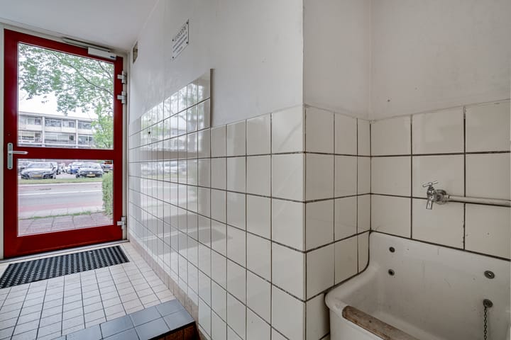 Photo 10 of Lange Wal 28-4