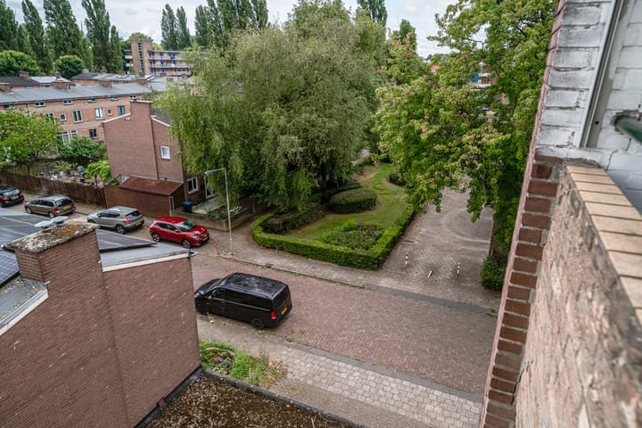 Photo 37 of Lange Wal 28-4