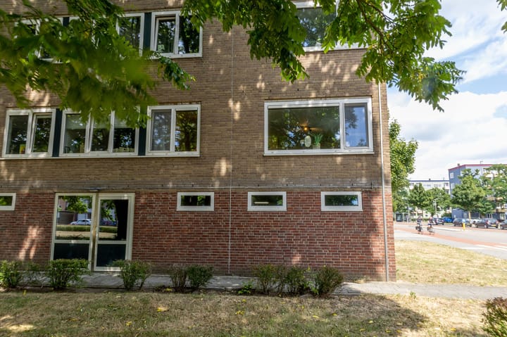 Foto 28 van Planetenstraat 1