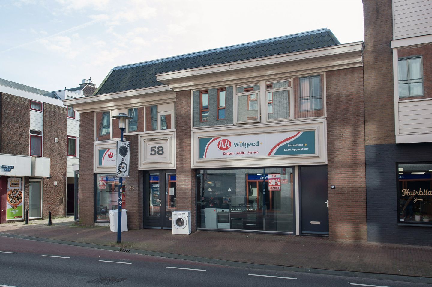 View photo 3 of Rolderstraat 58