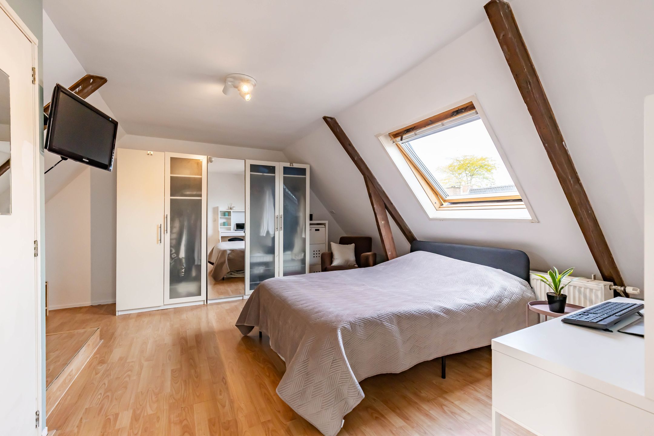 Foto 33 van Van Royenlaan 46-B