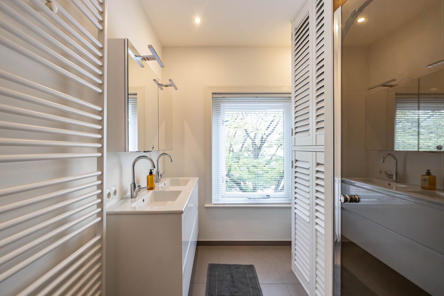 Foto 34 van Petrus Campersingel 129-A