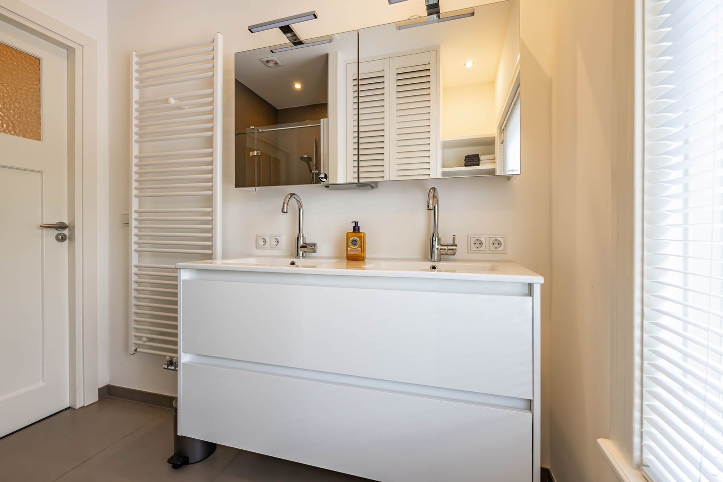 Foto 35 van Petrus Campersingel 129-A