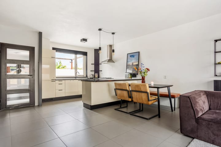 Foto 7 van Dominee Janzoniusstraat 19