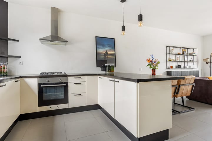 Foto 10 van Dominee Janzoniusstraat 19