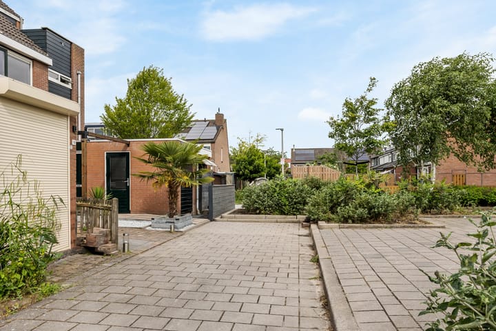 Foto 30 van Dominee Janzoniusstraat 19