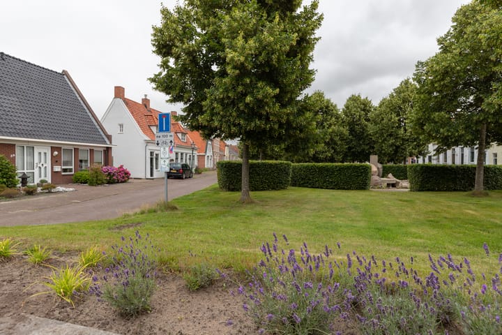 Photo 45 of Voorstraat 31