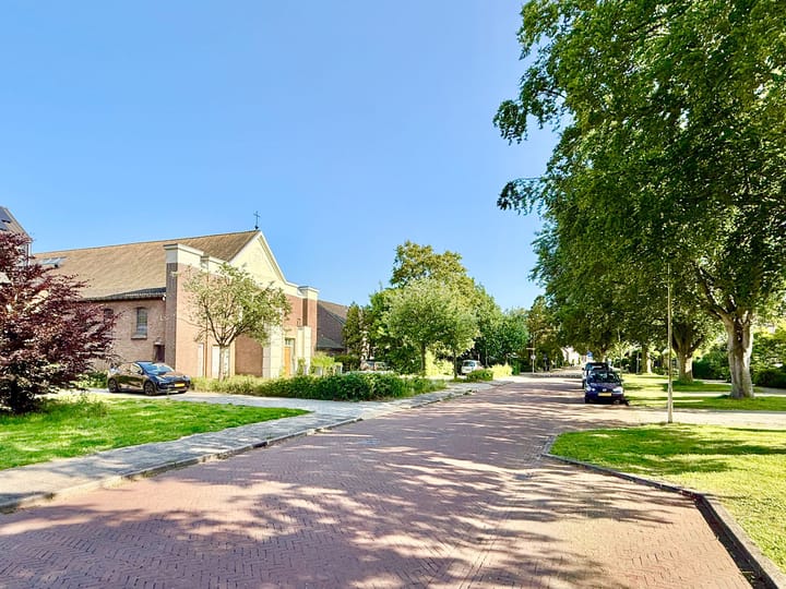 Photo 4 of Brederodestraat 14