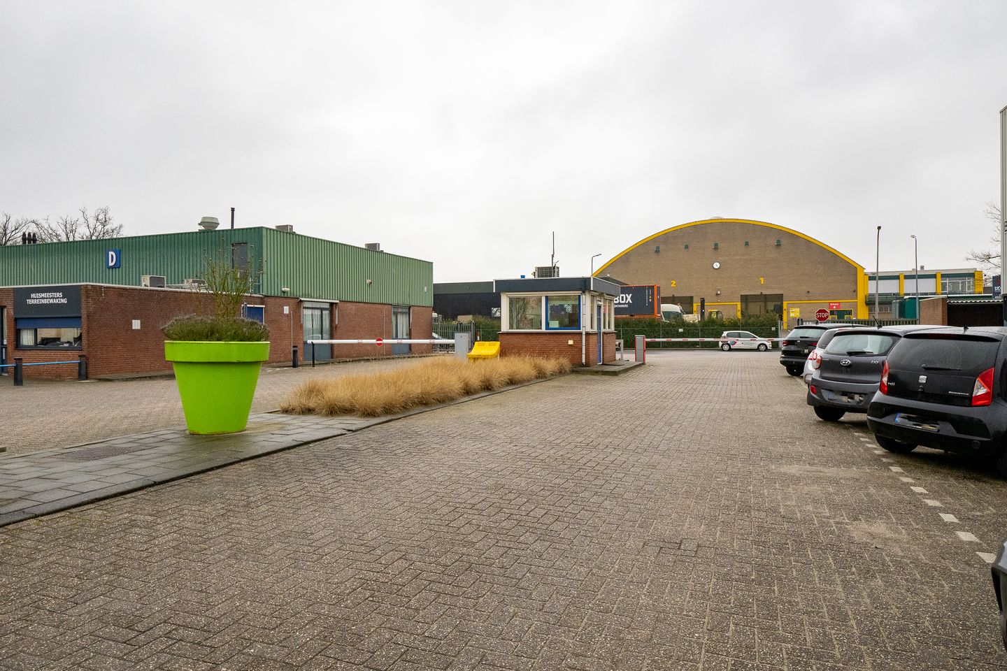 View photo 3 of Plesmanweg 9