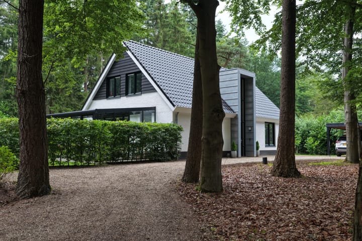 Photo 1 of Almenseweg 6