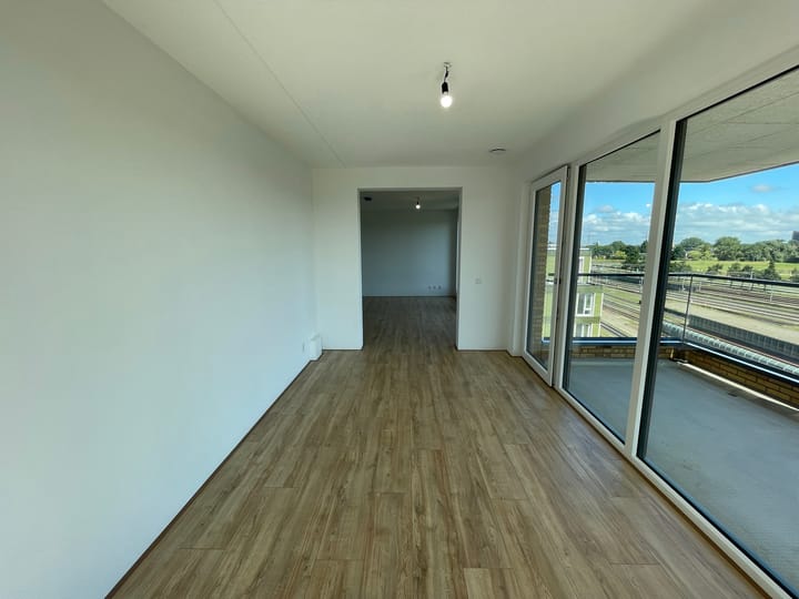 Foto 9 van Mahoniehout 430