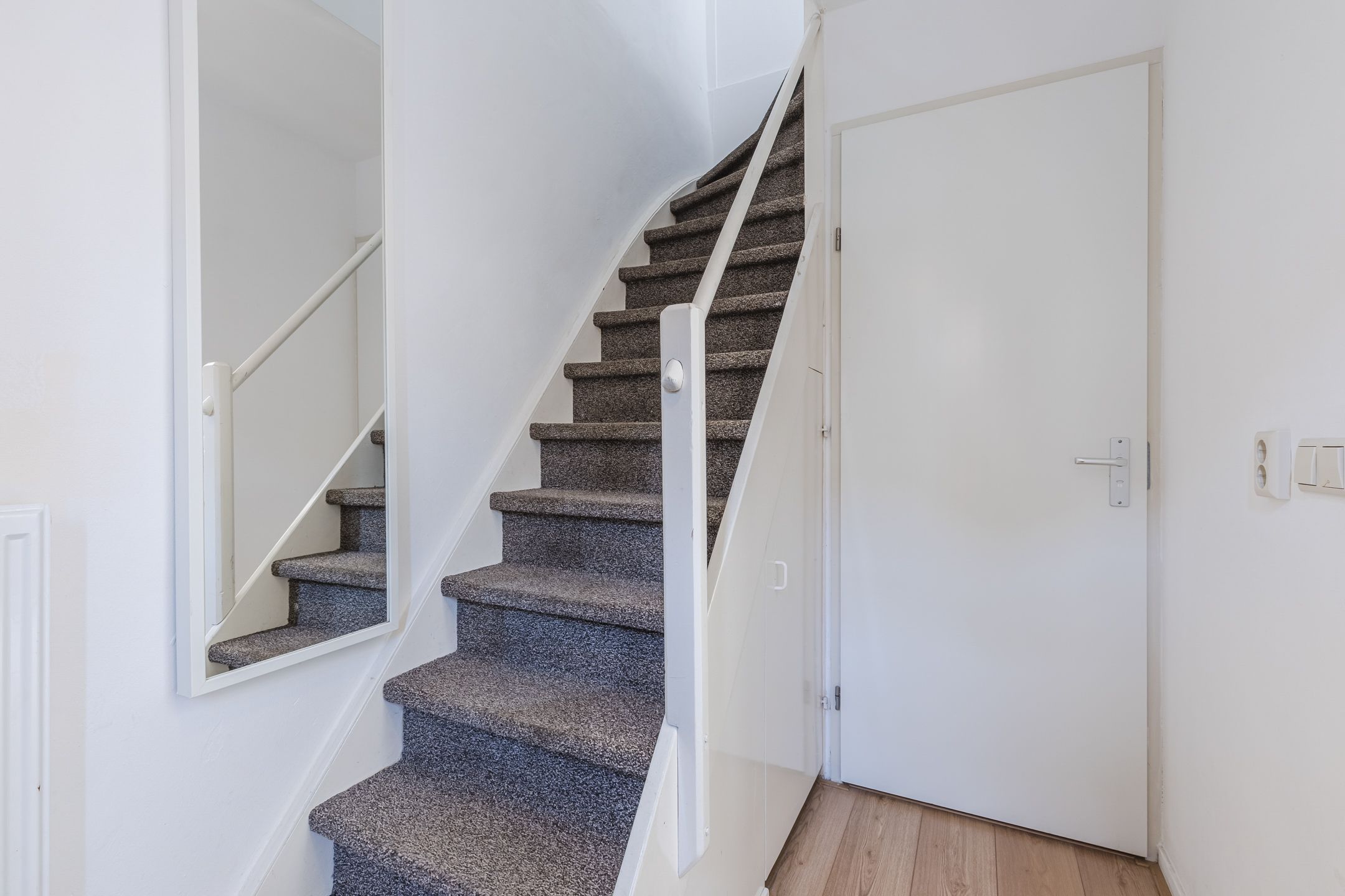 Foto 9 van Onegastraat 16