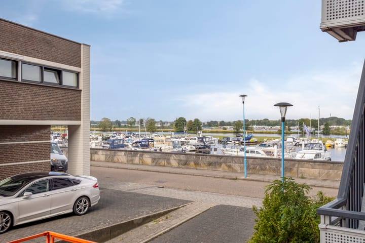 Foto 2 van La Bonne Aventure 15