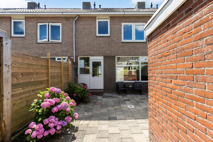 Photo 11 of Burgemeesters Van Waningstraat 3