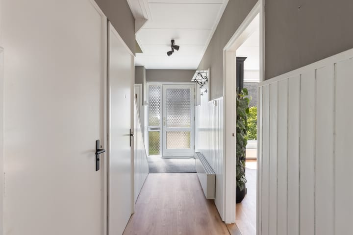 Photo 12 of Burgemeesters Van Waningstraat 3