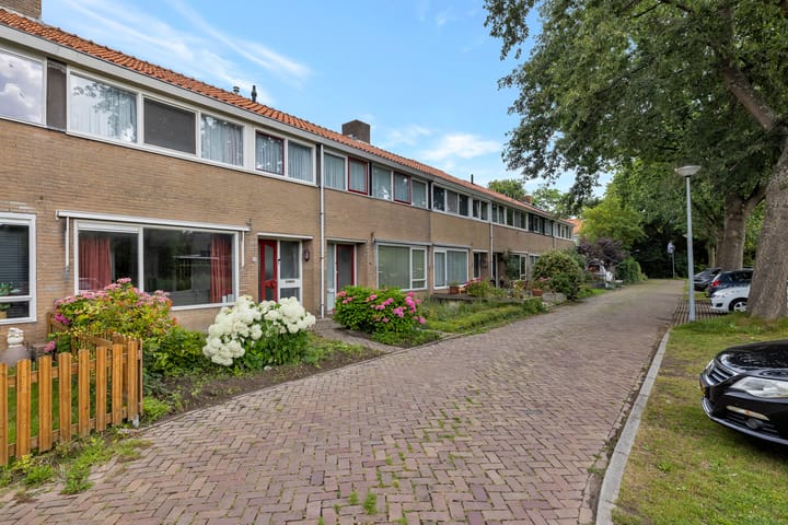 Photo 2 of Eikenlaan 11