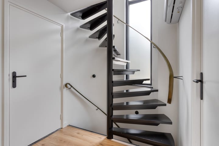 Foto 16 van Valkenierstraat 181